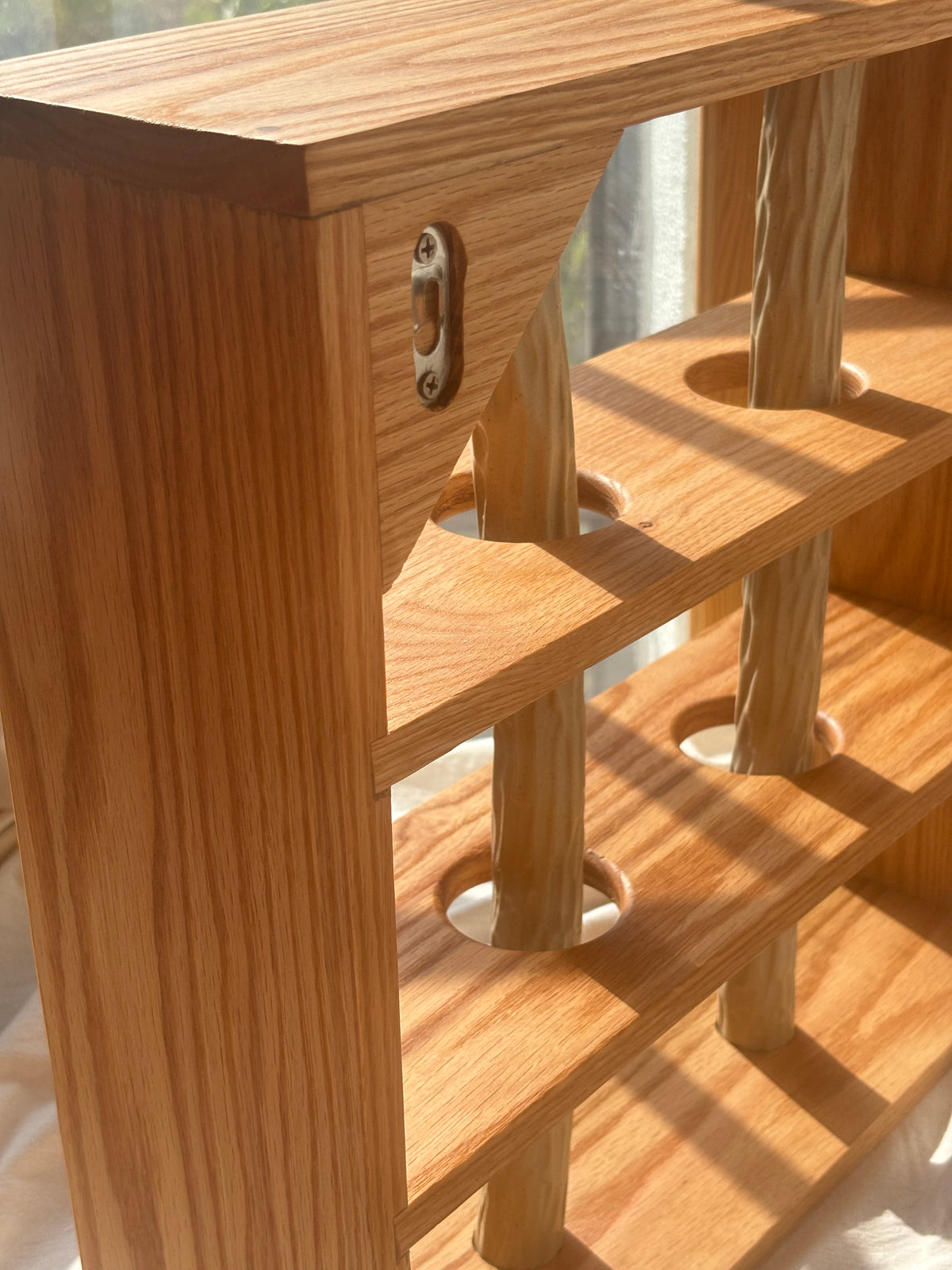 Cup Shelf - Oak and textured clay in Beige