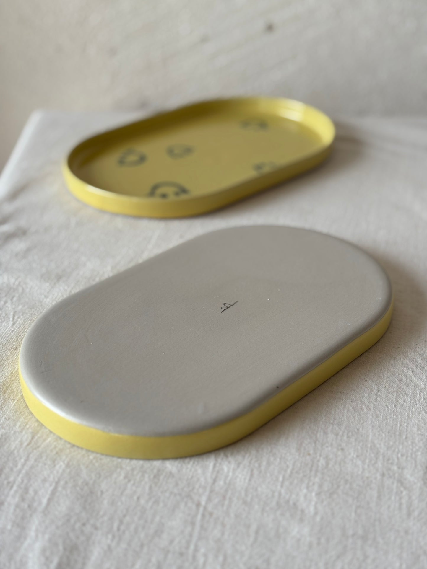 Oval Plate - Smiley